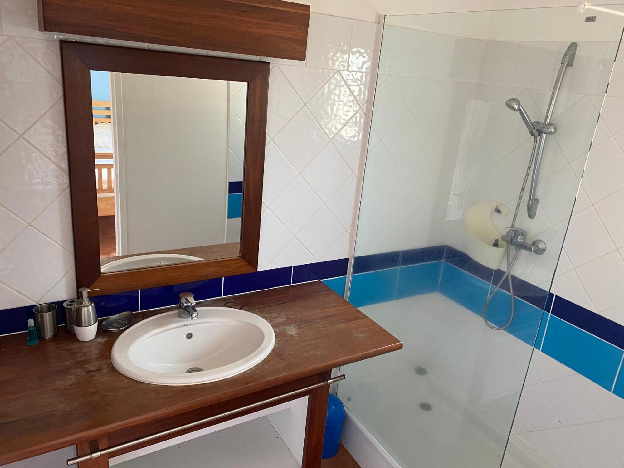 Appartement T3 Marisol les pieds dans l’eau à Le Gosier  Extérieur photo